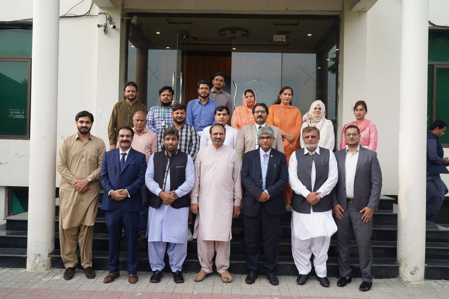 VC UET Attends HEAD Leadership Program Closing Ceremony as Chief Guest